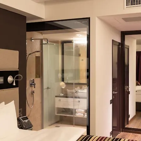 Отель 11 Mirrors Design 5*