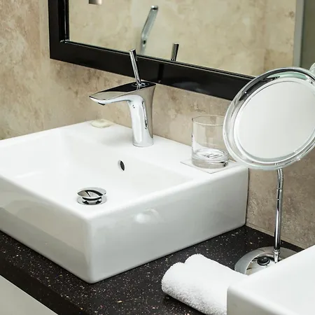 11 Mirrors Design Отель