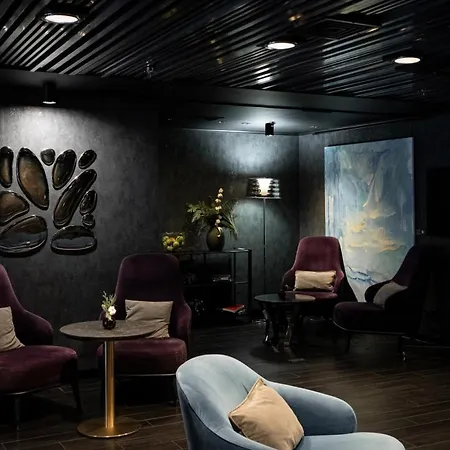 11 Mirrors Design Hotel 5*