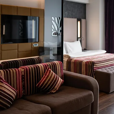 Hotel 11 Mirrors Design Kiev
