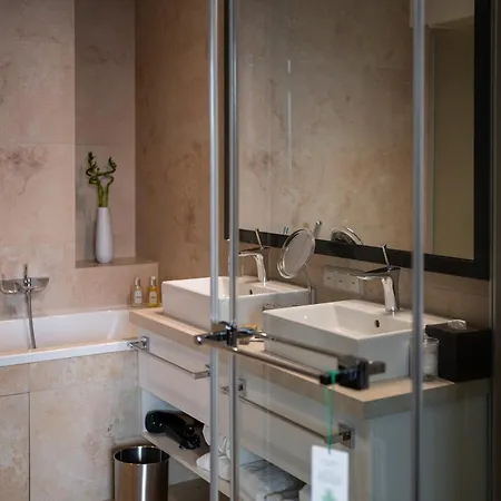 Hotel 11 Mirrors Design 5*
